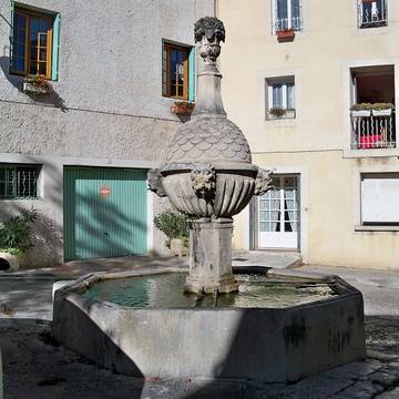 Fontaine de la Porte-Neuve de Pernes-les-Fontaines
